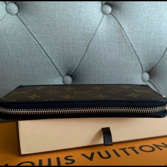 100% authentic Louis Vuitton ZIPPY Monogram Macassar wallet - Picture 12 of 15